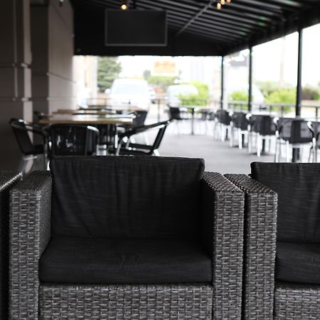אוקברוק טראס Holiday Inn Chicago/Oak Brook By Ihg מראה חיצוני תמונה