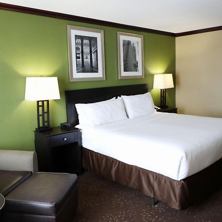אוקברוק טראס Holiday Inn Chicago/Oak Brook By Ihg מראה חיצוני תמונה