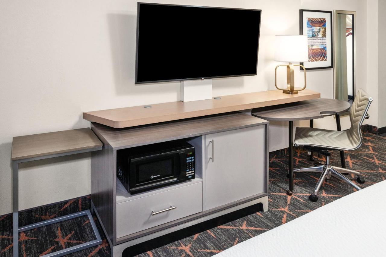 אוקברוק טראס Holiday Inn Chicago/Oak Brook By Ihg מראה חיצוני תמונה