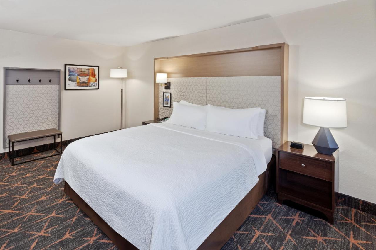 אוקברוק טראס Holiday Inn Chicago/Oak Brook By Ihg מראה חיצוני תמונה