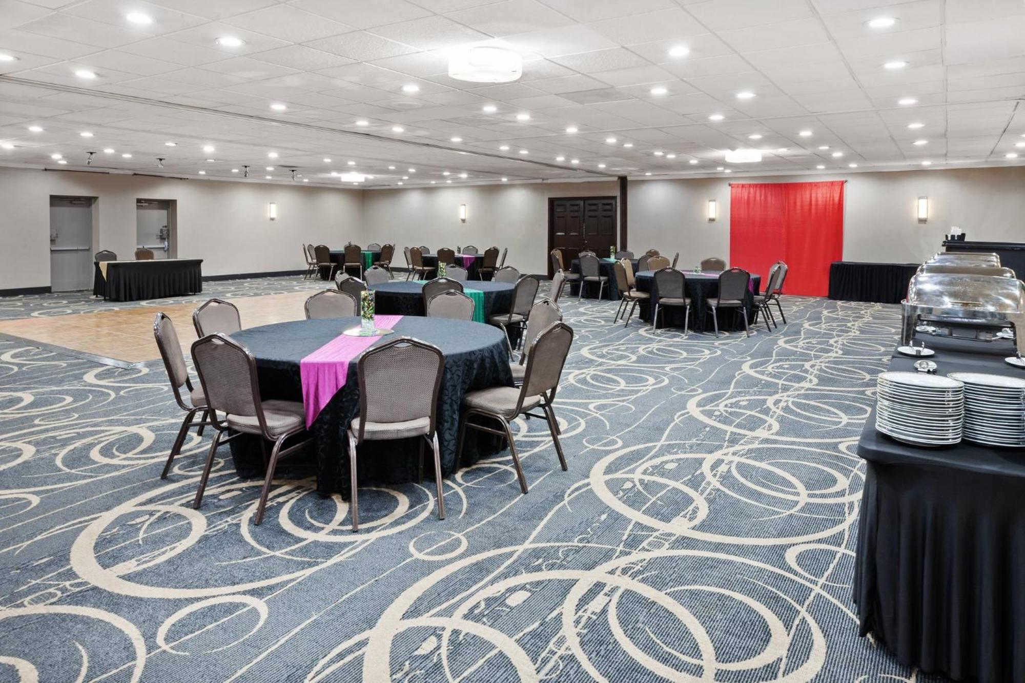 אוקברוק טראס Holiday Inn Chicago/Oak Brook By Ihg מראה חיצוני תמונה