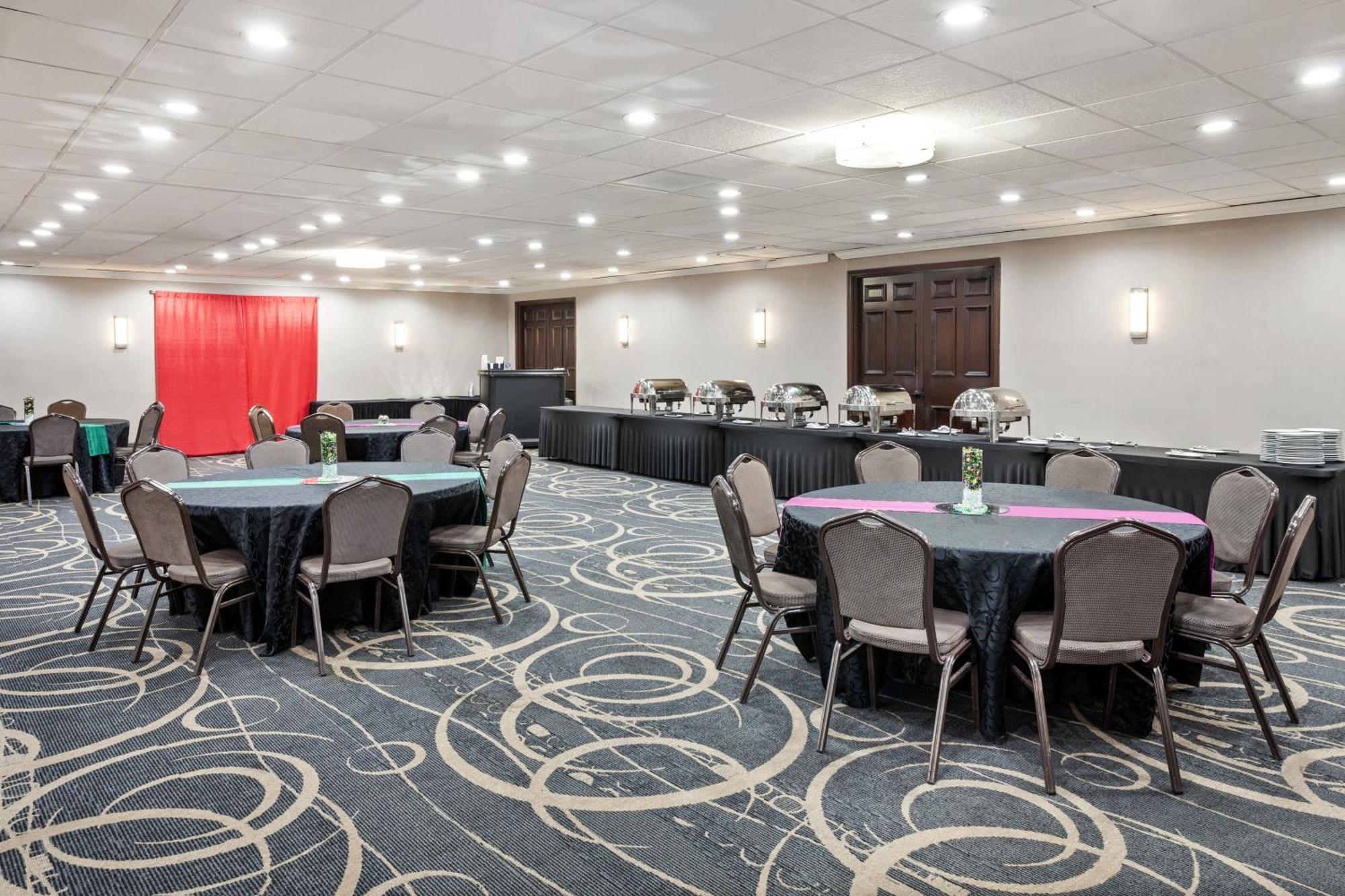 אוקברוק טראס Holiday Inn Chicago/Oak Brook By Ihg מראה חיצוני תמונה