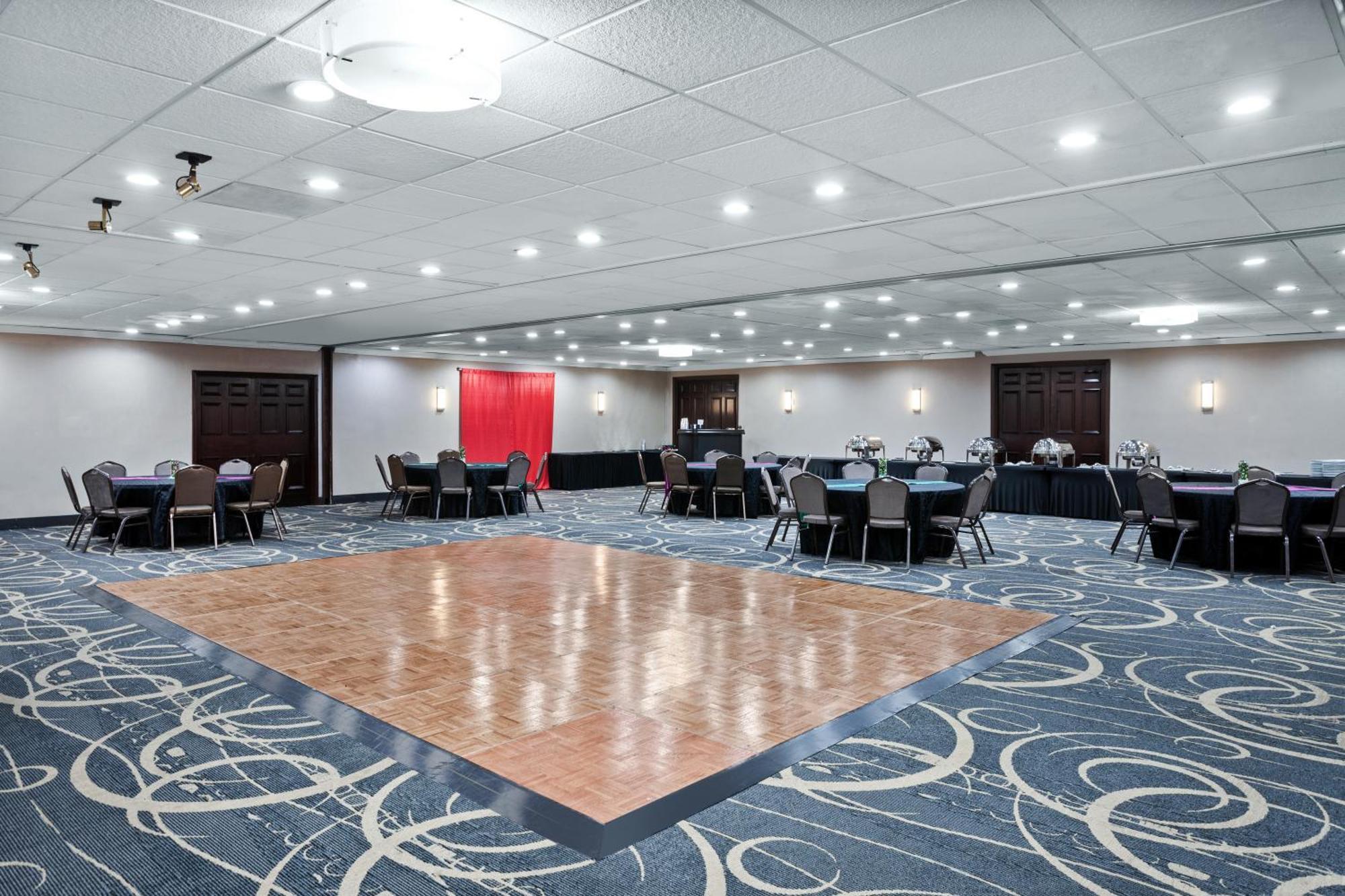 אוקברוק טראס Holiday Inn Chicago/Oak Brook By Ihg מראה חיצוני תמונה